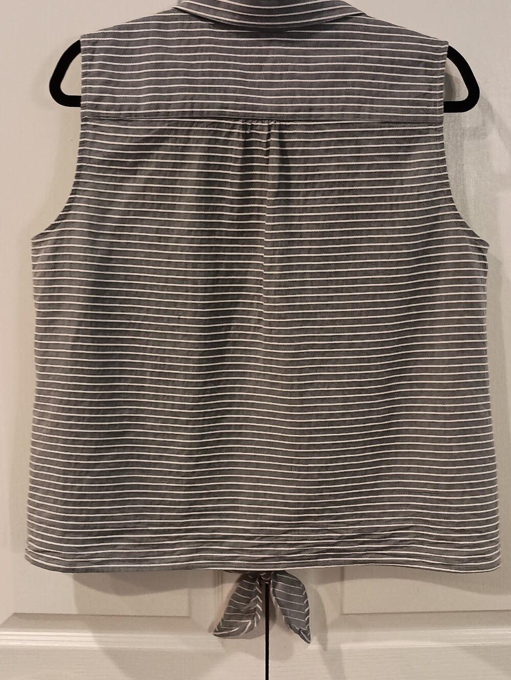 Anne Klein Gray and White Striped Tie-Hem Sleeveless Button-Up Top - Picture 8 of 10